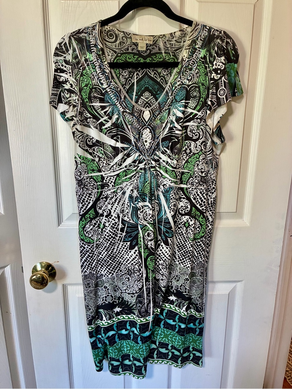 live and let live Green, Black & White Printed V-Neck Dress size L